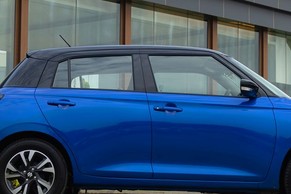 Maruti Swift Window Line Image