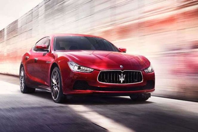 Maserati Ghibli 2015-2021 Front Left Side Image