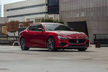 Maserati Ghibli Front Right Side View