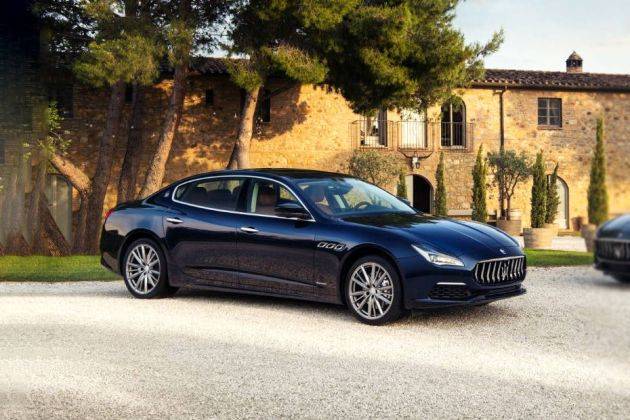 Maserati Quattroporte Front Right View Image