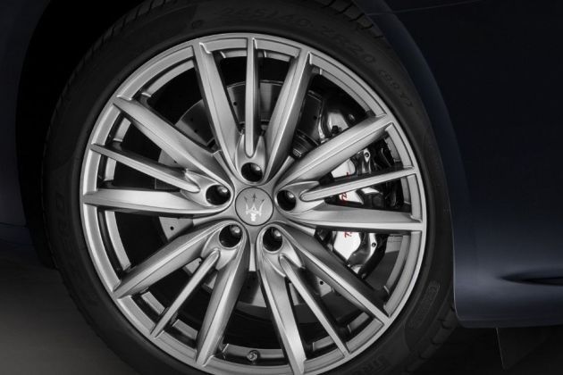 Maserati Quattroporte Wheel Image