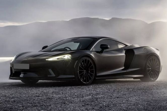 Mclaren GT Front Left Side View