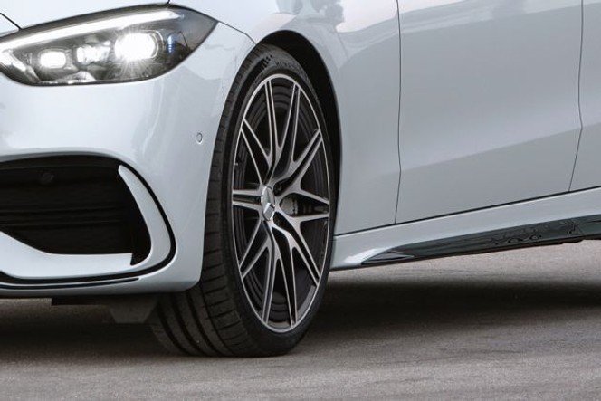 ಮರ್ಸಿಡಿಸ್ ಎಎಂಜಿ C43 ವೀಲ್ image