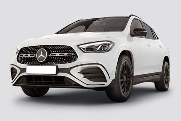 Mercedes-Benz AMG GLA 35 Front Left Side Image