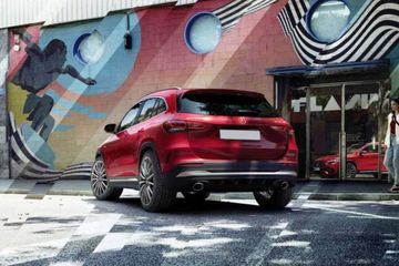 Mercedes-Benz AMG GLA 35 Rear Left View Image