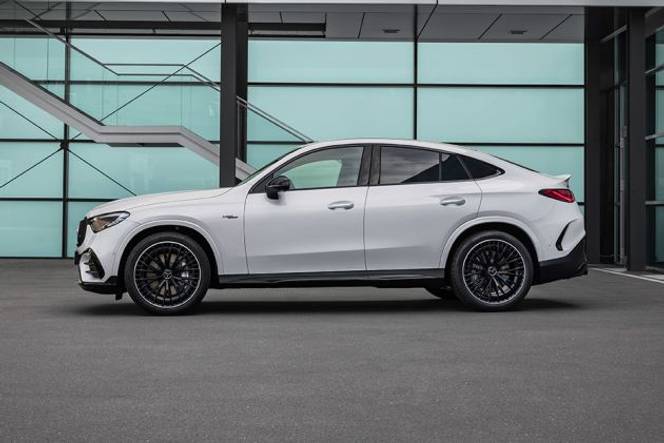 Mercedes-Benz AMG GLC 43 Side View (Left)  Image