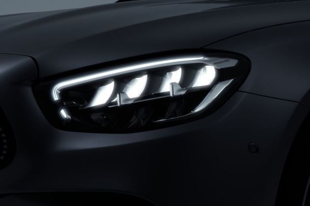 Mercedes-Benz E-Class Headlight Image