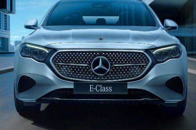 Mercedes-Benz E-Class Grille Image