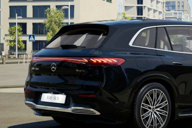 Mercedes-Benz EQS SUV Taillight Image