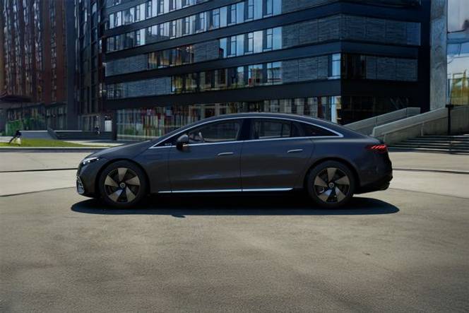Mercedes-Benz EQS Side View (Left)  Image