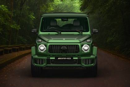 Mercedes-Benz G-Class Front View Image