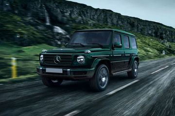 Mercedes-Benz G Class 2011-2023 Front Left Side Image