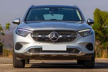 Mercedes-Benz GLC Front View Image
