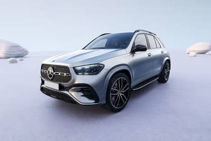 Mercedes-Benz GLE Front Left Side Image