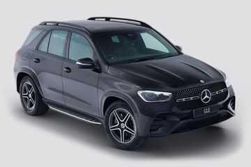Mercedes-Benz GLE Front Left Side Image