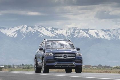 Mercedes-Benz GLS 2021-2024 Front View Image Mercedes-Benz GLS 2021-2024 Front View Image