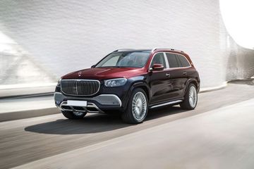 Mercedes-Benz GLS 2021-2024 Front Left Side Image
