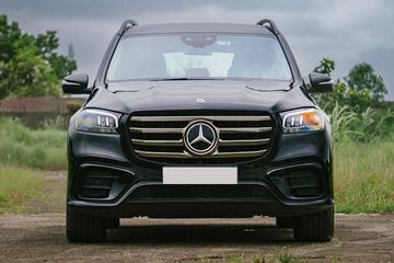 Mercedes-Benz GLS Front View Image