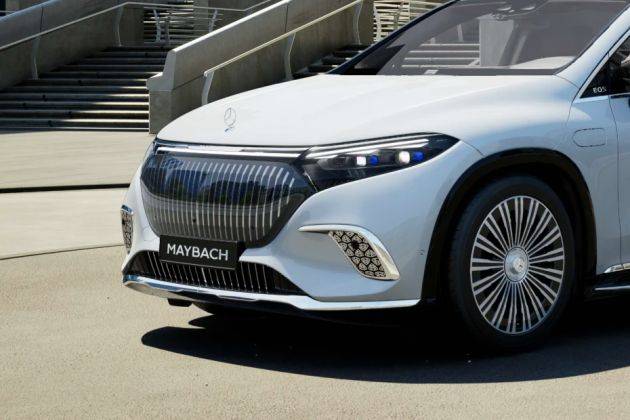 Mercedes-Benz Maybach EQS SUV Grille Image