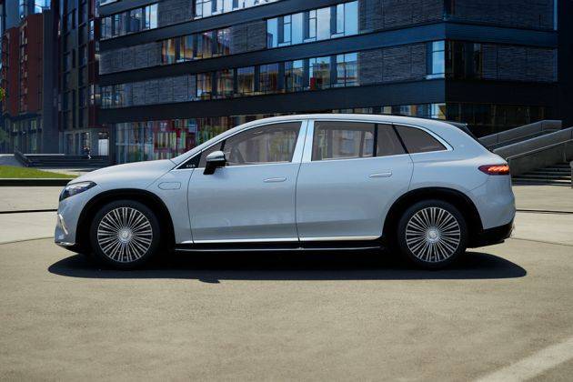 Mercedes-Benz Maybach EQS SUV Side View (Left)  Image