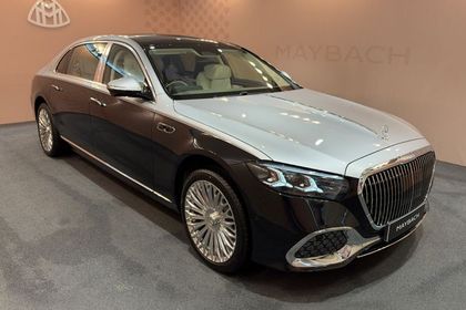 Mercedes-Benz Maybach S-Class Front Right View Mercedes-Benz Maybach S-Class Front Right View