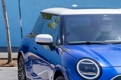 Mini Cooper SE 2024 Expected Price ₹ 55 Lakh, 2024 Launch Date, Bookings in  India