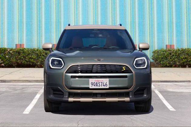 Mini Countryman Electric Front View Image