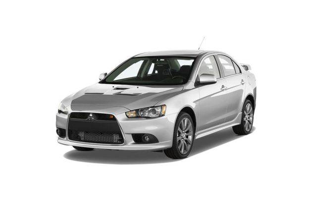 Dịch vụ thay kính chắn gió xe Mitsubishi Lancer tại nhà