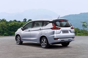 Mitsubishi Xpander Rear Left View Image