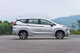 Mitsubishi Xpander Side View (Right)  Image