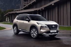 Nissan X-Trail Front Left Side Image