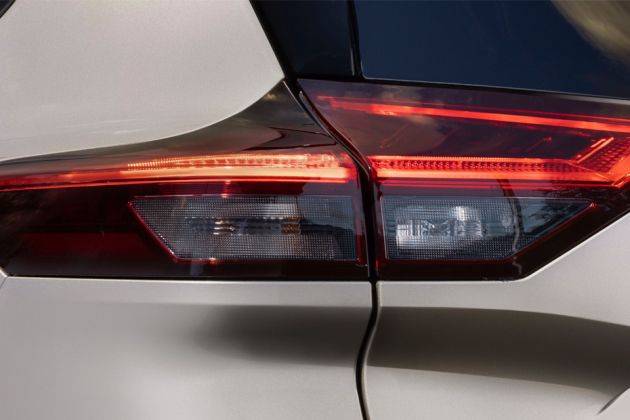 Nissan X-Trail Taillight Image