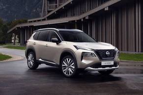 Nissan X-Trail Front Left Side Image