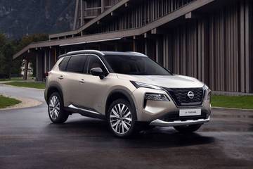 Nissan X-Trail Front Right Side View