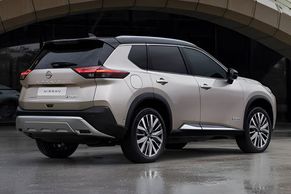 Nissan X-Trail Rear Right Side Image