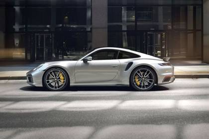 Porsche 911 Side View (Left)  Image