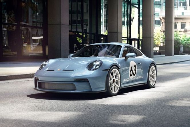 Porsche 911 Front Left Side Image