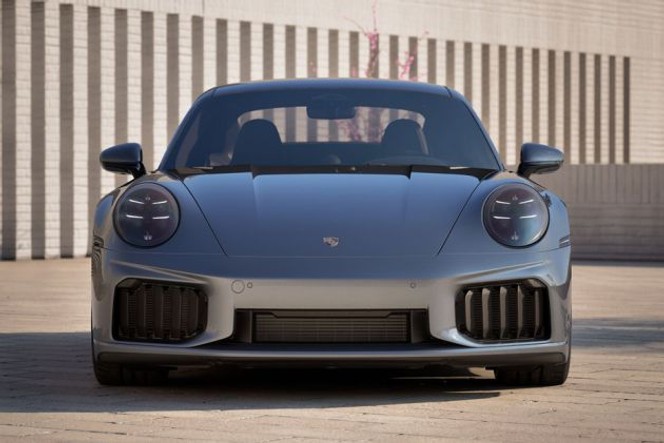 Porsche 911 Front View Image
