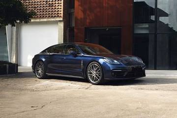 Porsche Panamera 2021-2023 Front Left Side Image