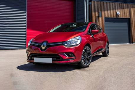 Renault Clio Front Left Side Image