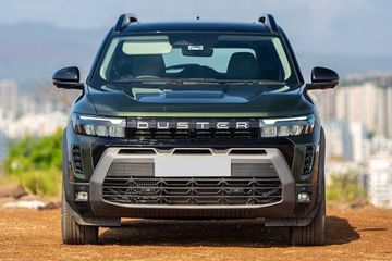 Renault Duster Front View Image
