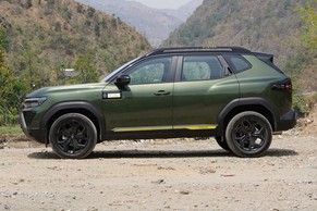 Renault Duster Side View (Left)  Image
