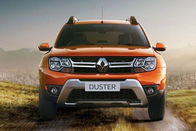 Renault Duster 2016-2019 The Duster's front fascia is characterised by an upright nose, boxy headlights, a chrome grille and a beefy looking bumper. It justifies the SUV-like image that the vehicle is chasing to achieve.
