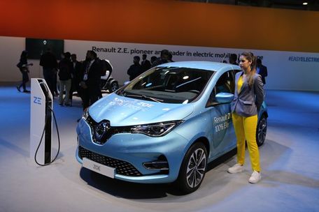 Renault Zoe Front Left Side Image