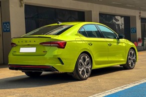 Skoda Octavia RS Rear Right Side Image