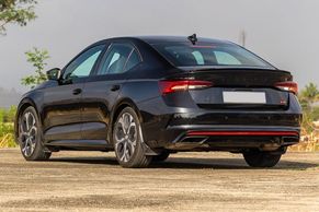 Skoda Octavia RS Rear Left View Image Skoda Octavia RS Rear Left View Image