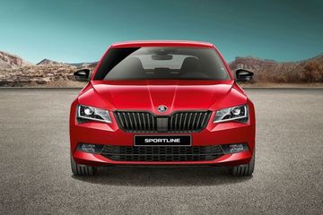 Skoda Superb 2016-2020 Front View Image