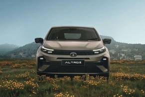 Tata Altroz Front View Image