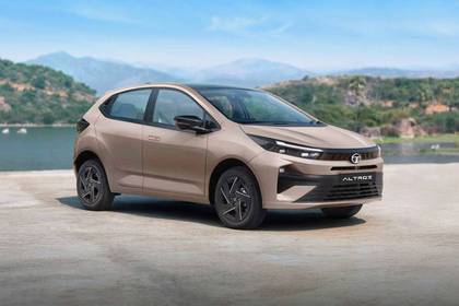 Tata Altroz Front Right Side View