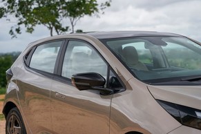 Tata Altroz Window Line Image